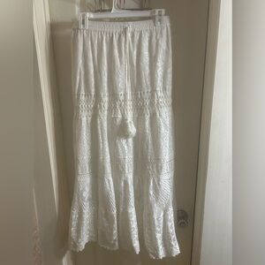 Women’s white lace detail midi skirt size medium
